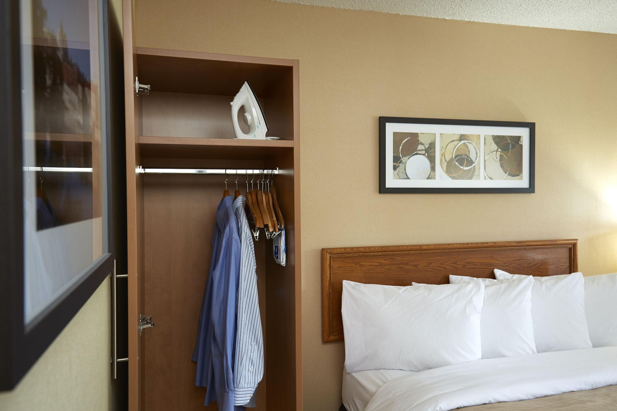 Comfort Inn Yarmouth Exterior photo